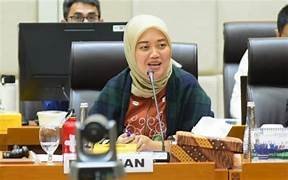 Komisi VII Apresiasi Pelibatan Perempuan sebagai Pembatik di UMKM Anantari