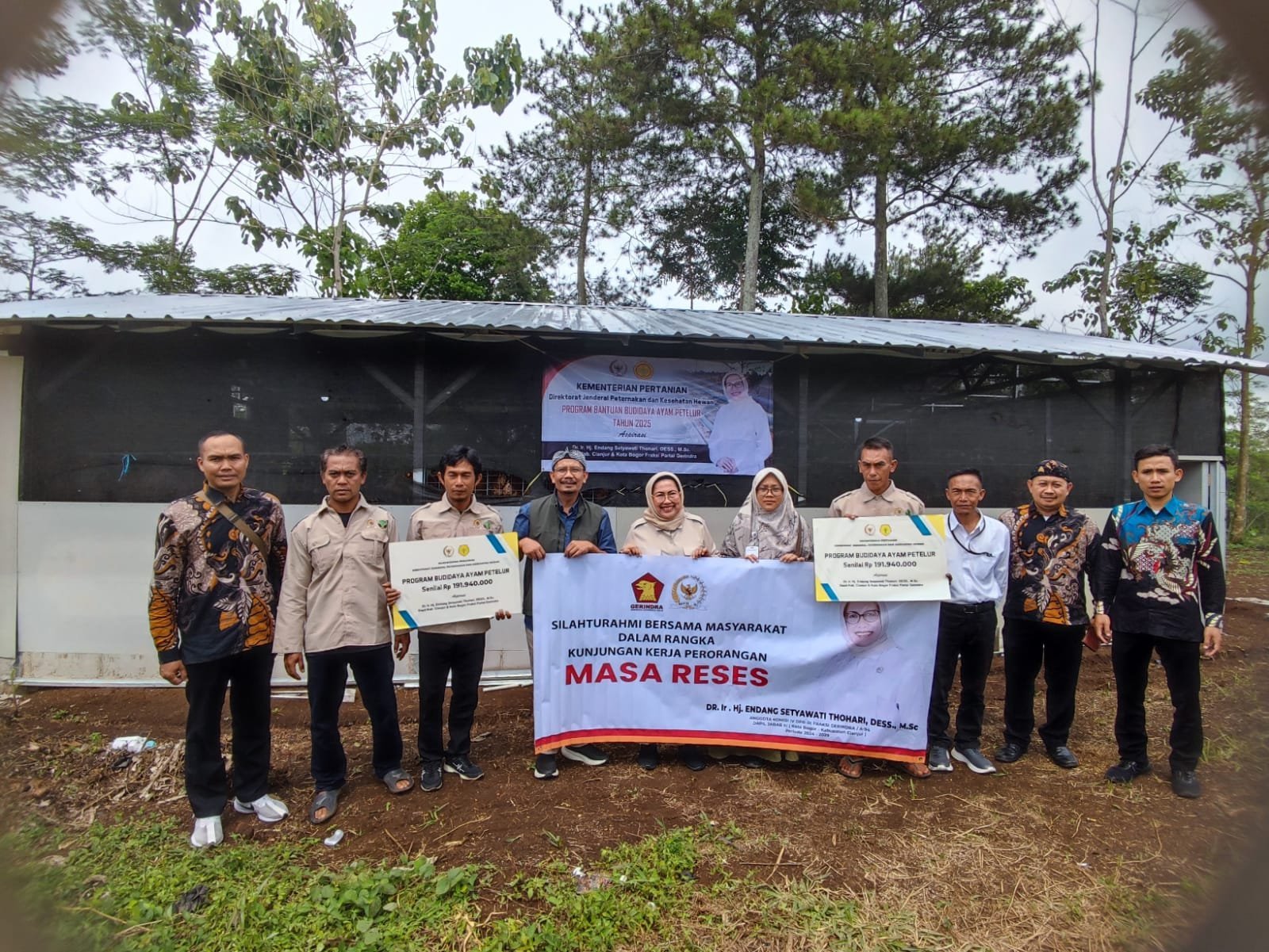 Endang Thohari Gelontorkan Bantuan Hampir Rp2,5 Miliar untuk Petani dan Peternak di Cianjur Selatan