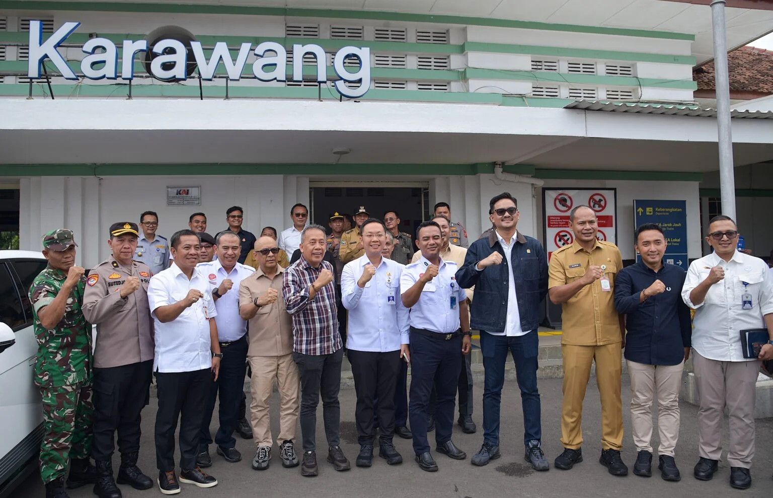 Tinjau Stasiun Cikampek, Saan Mustopa Soroti Ketimpangan Layanan Transportasi Berbasis Rel: Dorong Modernisasi Jalur Non-Listrik Menjadi KRL Commuter Line